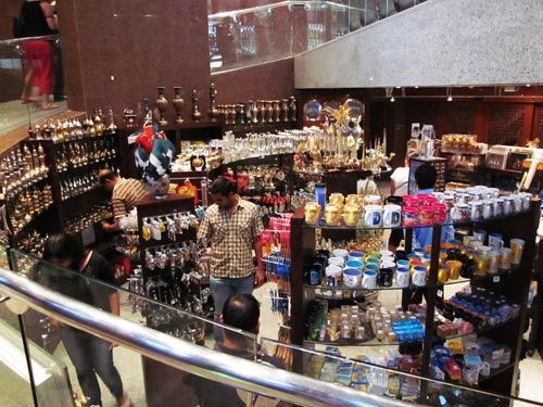 进博物馆艺术品商店购纪念品